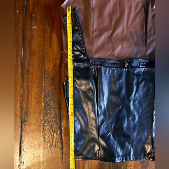 Set of 2 Vegan Leather Zipper Crop Tanks - Picture 9 of 9